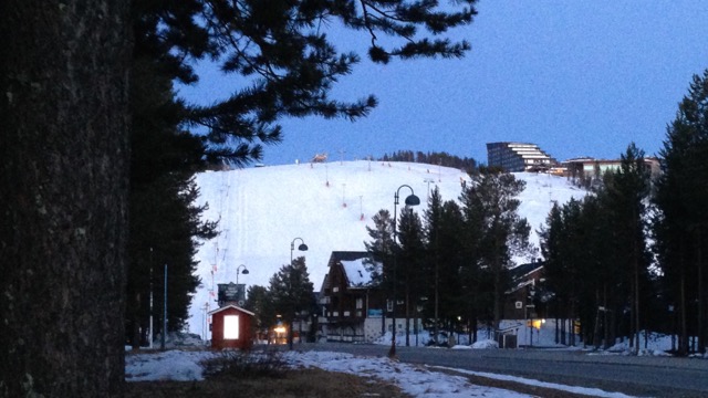 Levi vid midnatt 4 maj 2015