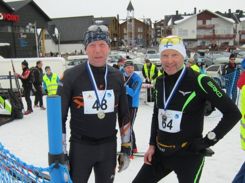 Nöjda deltagare efter målgång i Ylläs-Levi Ski Marathon 2016.