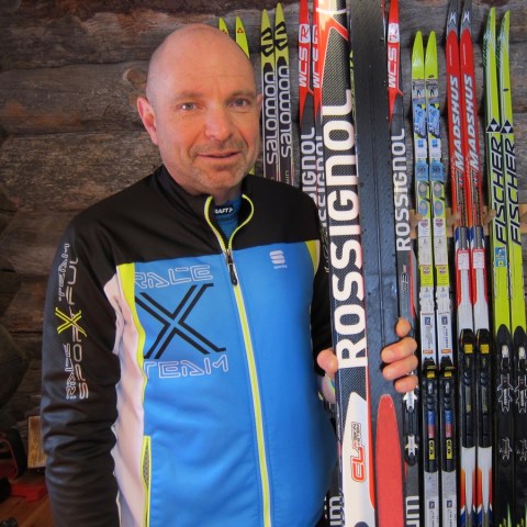 Dan med vallningsfria Rossignol R-skin.